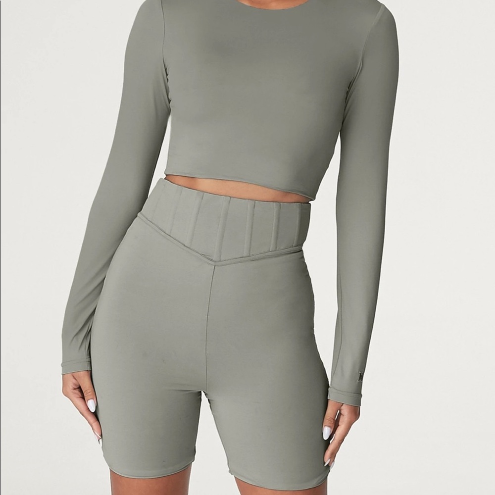 Meshki crop long sleeve
